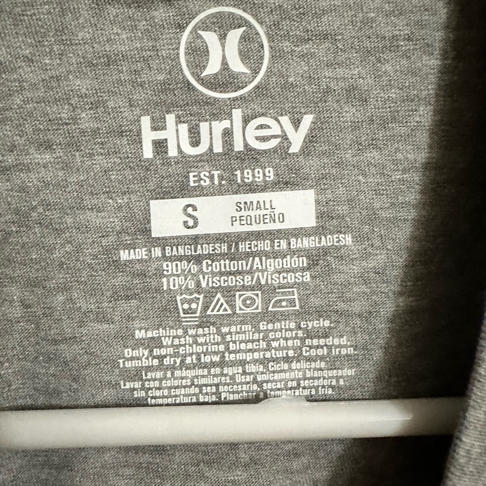 HURLEY TEE (NWT) - Picture 2 of 3